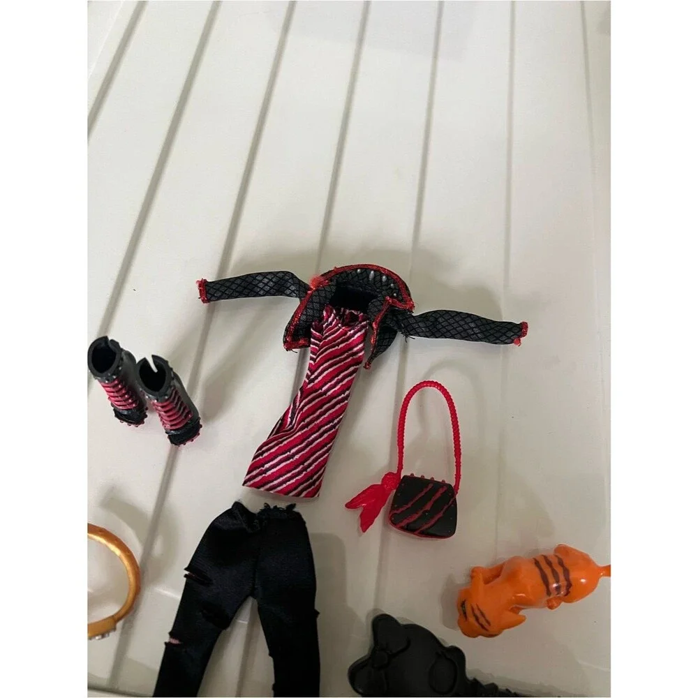 monster high replacement pieces